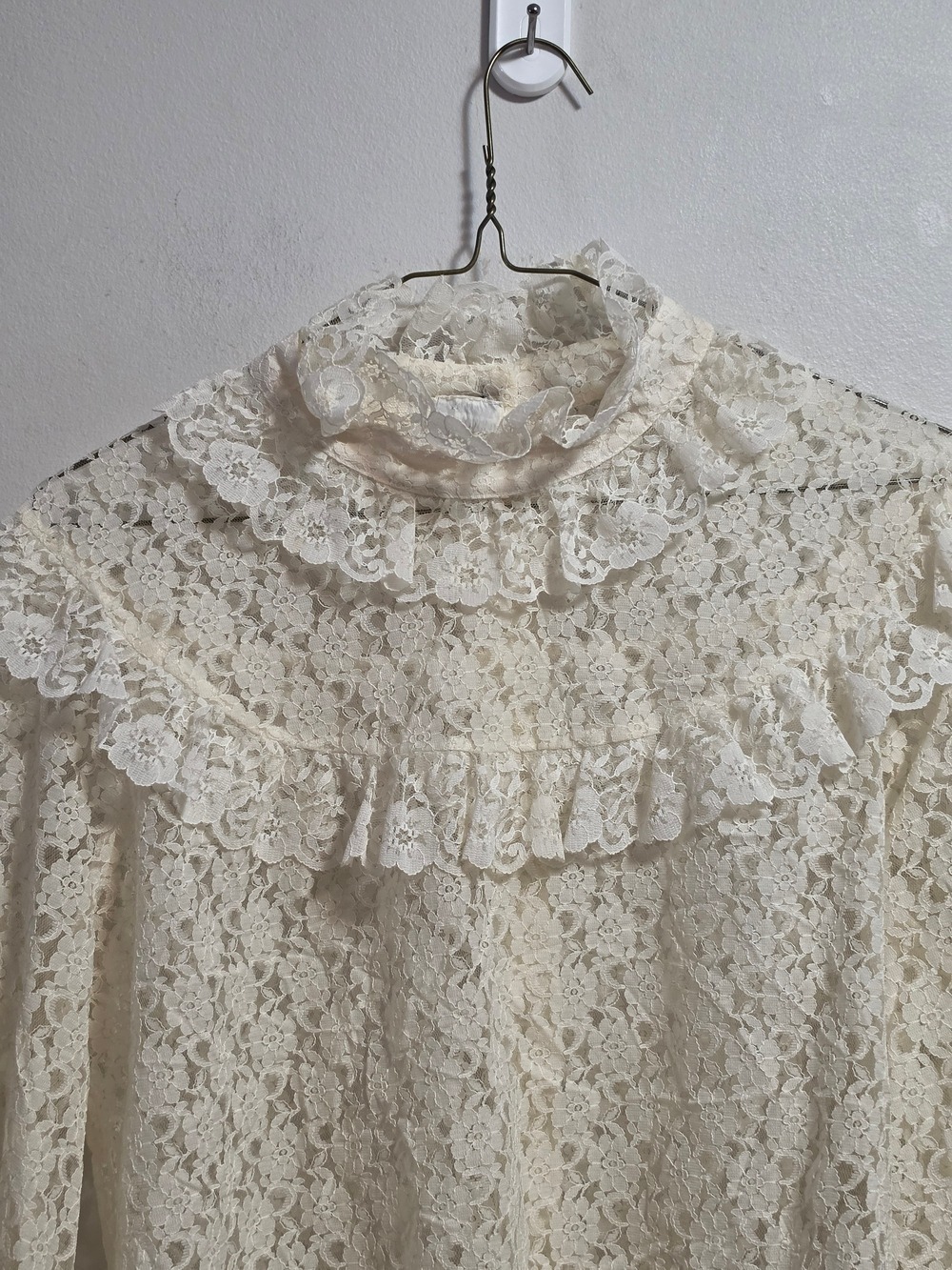 Vintage Women's Ivory Lace Ruffle High-Neck Blouse - Picture 10 of 11